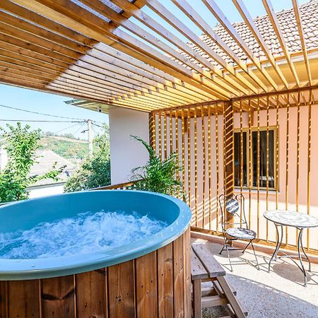 Lagom - Hot Tub Hideout บราชอฟ ภายนอก รูปภาพ
