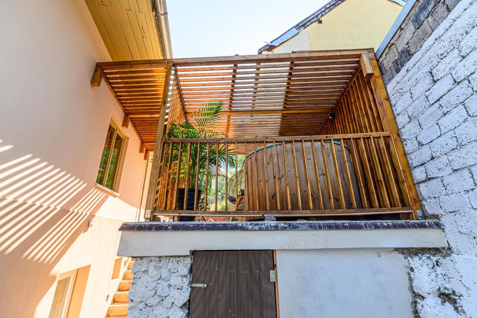 Lagom - Hot Tub Hideout บราชอฟ ภายนอก รูปภาพ