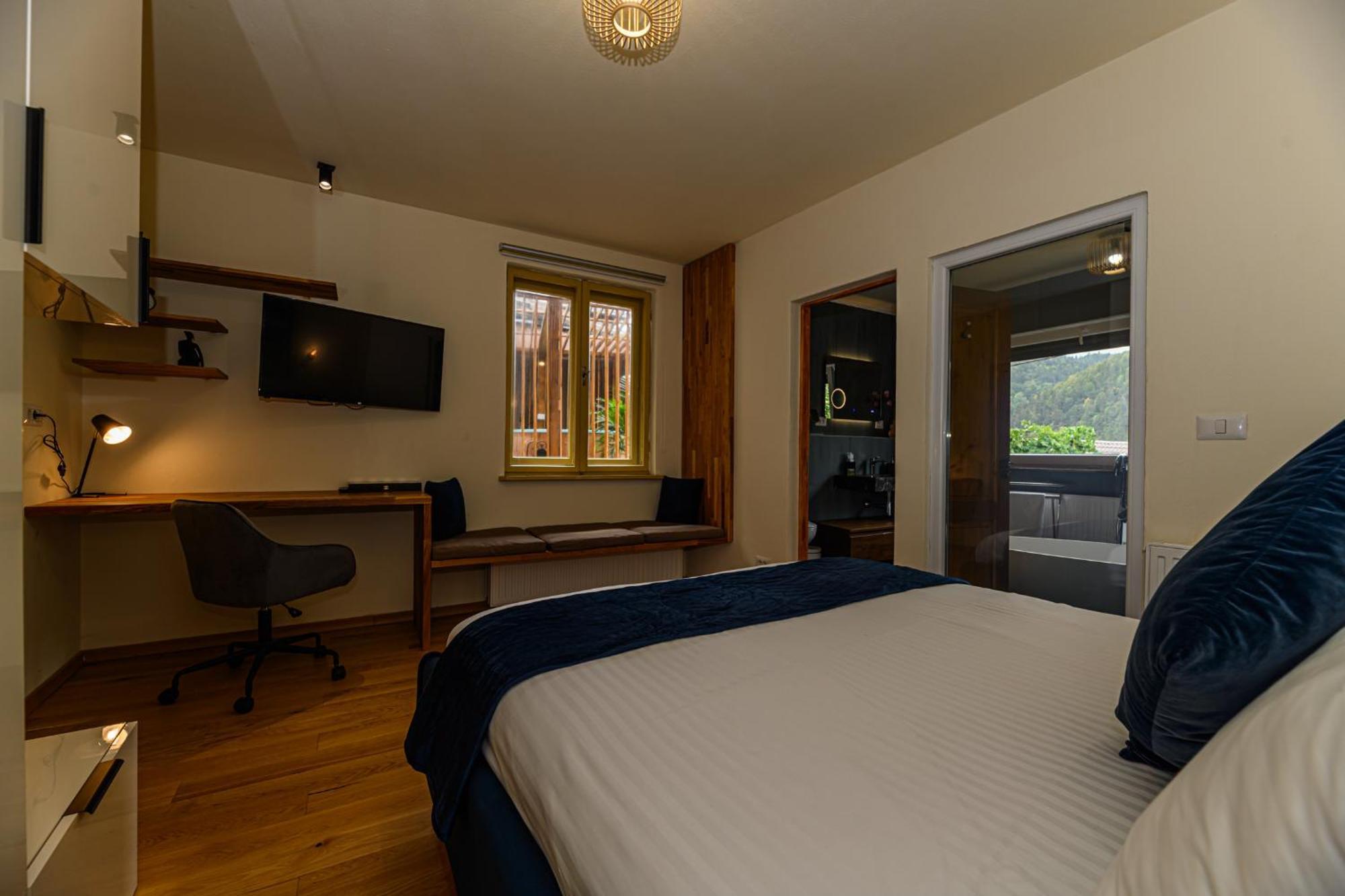Lagom - Hot Tub Hideout บราชอฟ ภายนอก รูปภาพ