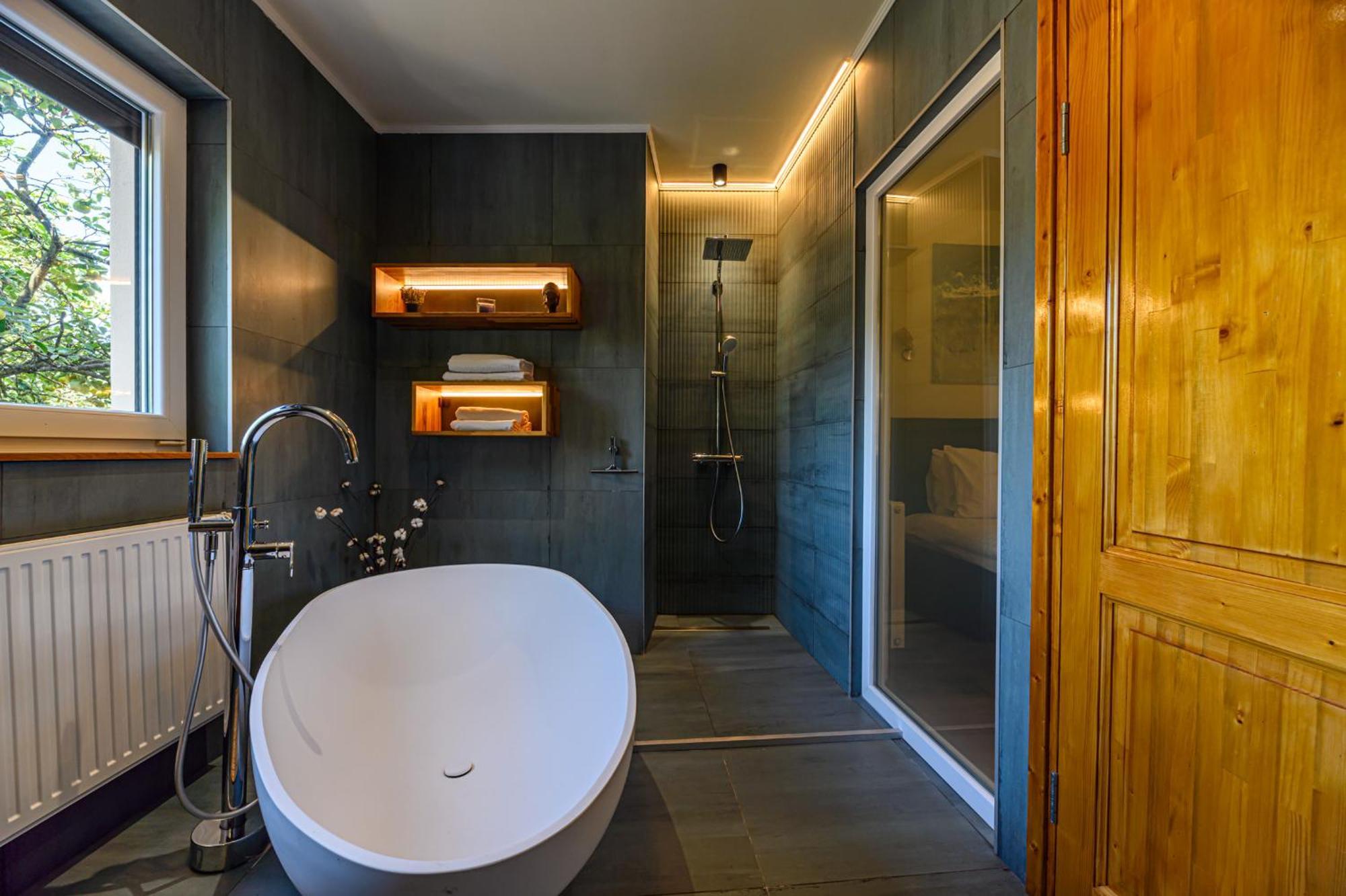 Lagom - Hot Tub Hideout บราชอฟ ภายนอก รูปภาพ