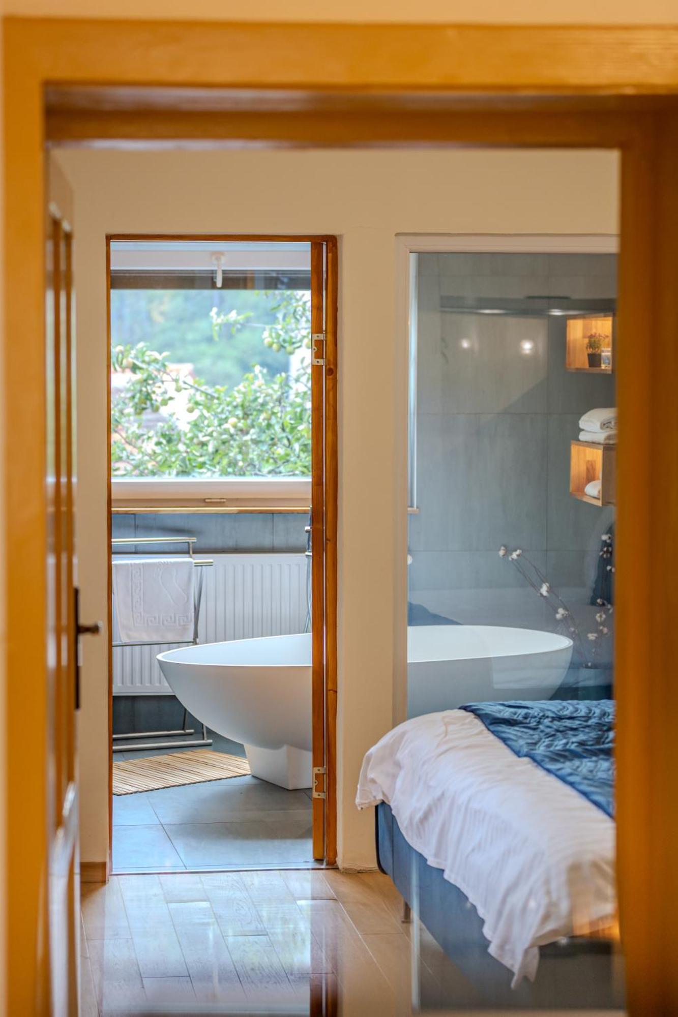 Lagom - Hot Tub Hideout บราชอฟ ภายนอก รูปภาพ